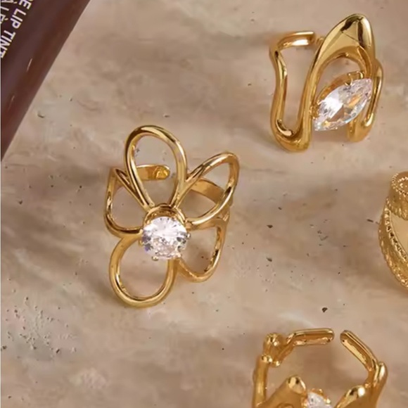 Zara adjustable waterproof casual Gold Flower Ring with Crystals - Picture 9 of 10